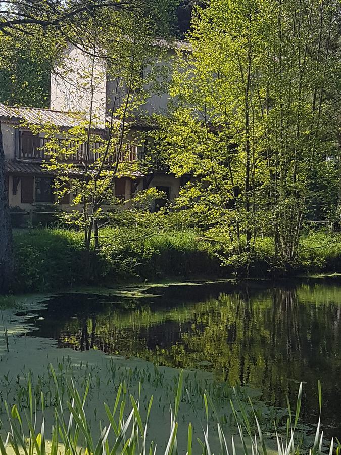 Le Moulin De Charin Bed and Breakfast La Pommeraie-sur-Sèvre Εξωτερικό φωτογραφία